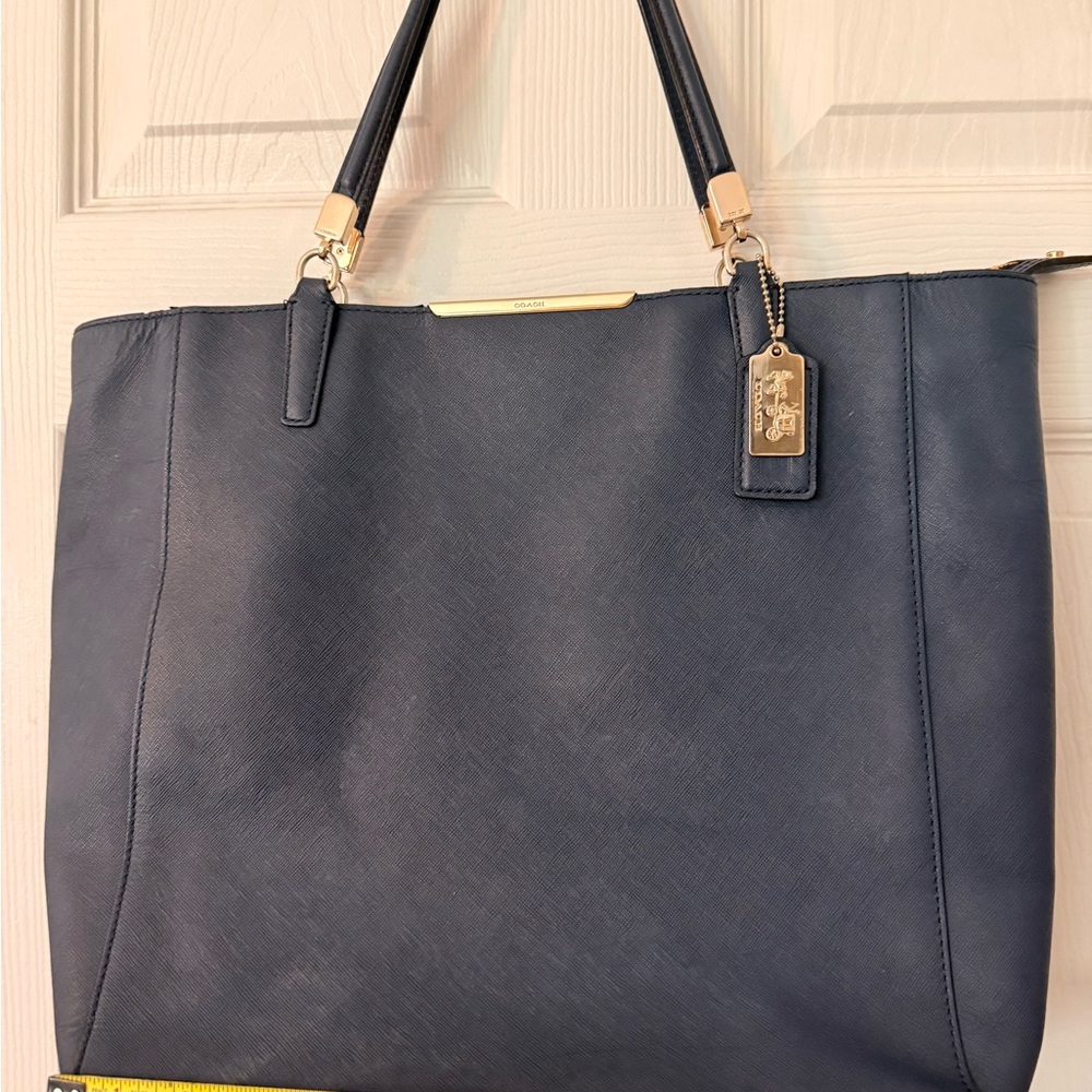 Elegant COACH Navy Blue Tote Bag - Picture 9 of 14